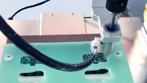 TWS藍(lán)牙耳機(jī)充電盒螺絲鎖附視頻